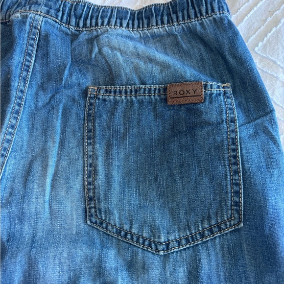 Women Roxy Blue Jeans - Picture 3 of 4